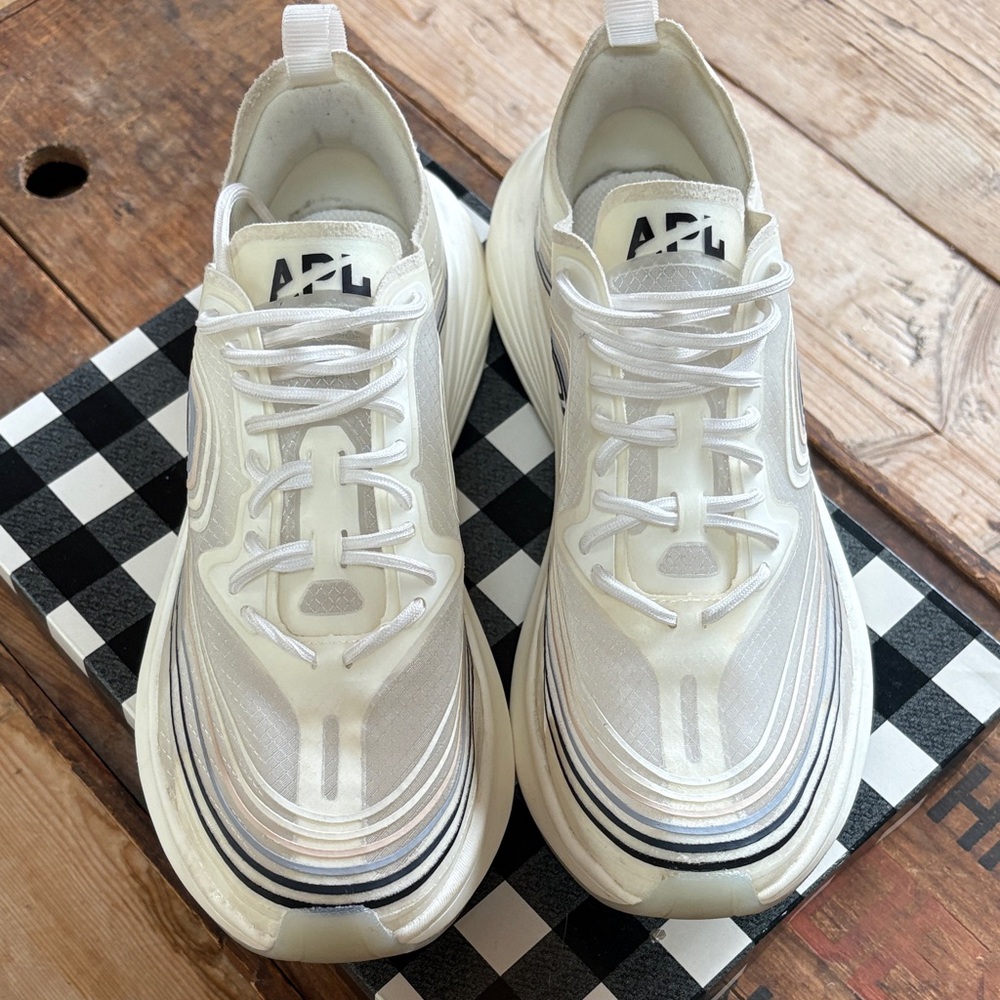 APL Women’s Streamline Sneakers - Picture 4 of 6